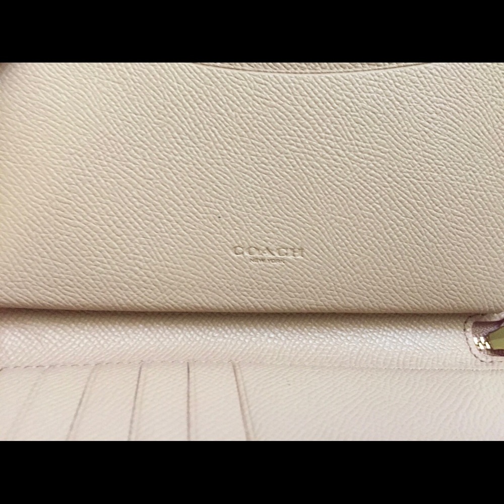 New with tag Coach Iphone /Phone holder wristlet - Picture 5 of 8